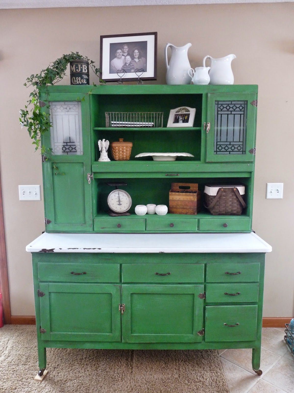 Must-Know Furniture: The Hoosier Cabinet