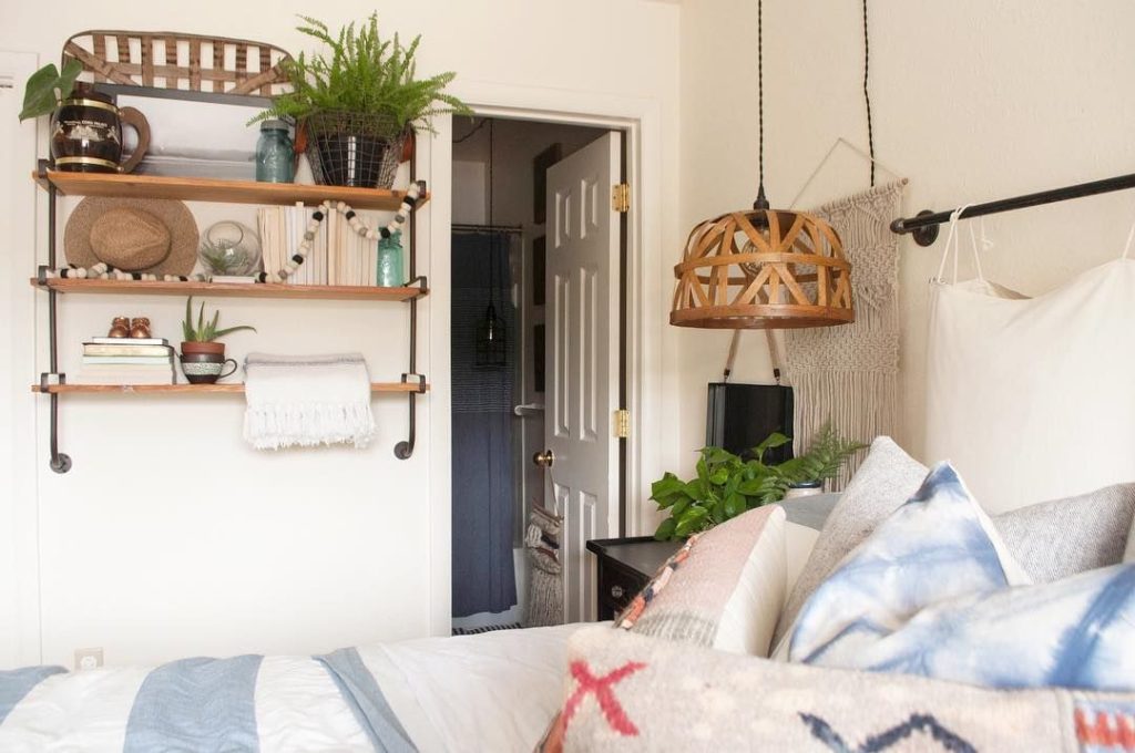 Boho Bedroom Shelves: Display Your Treasures with Style