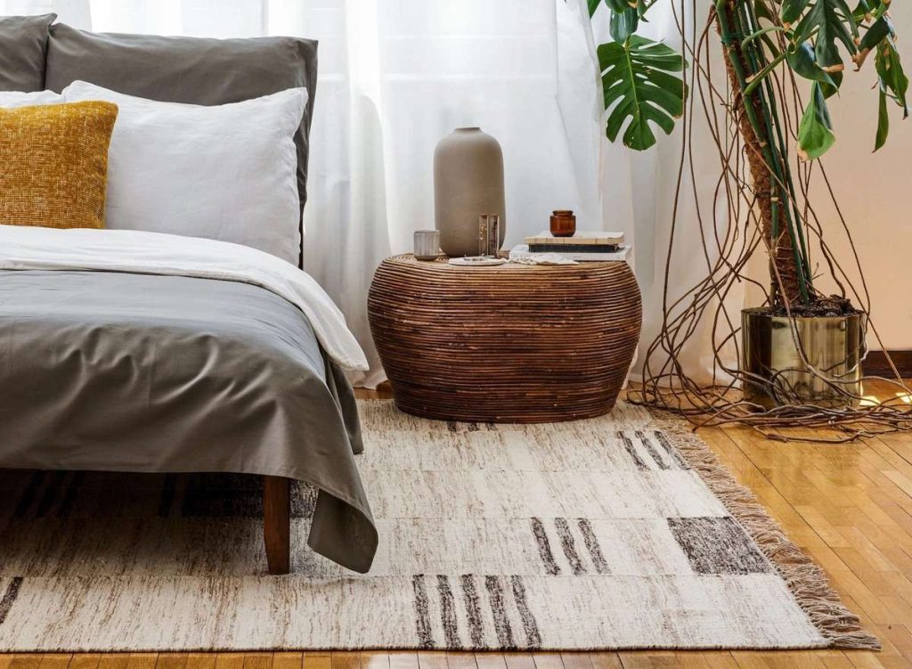 How to Choose the Right Size Rug for Your Bedroom