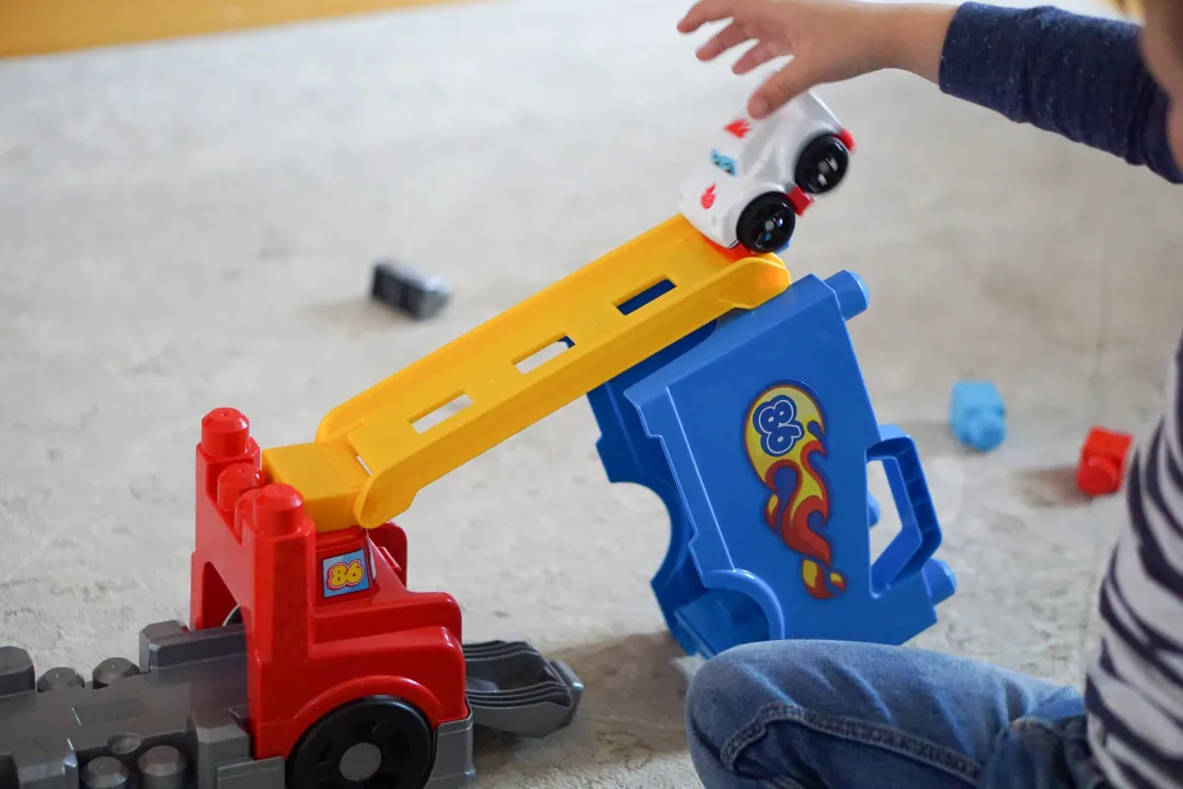 Exploring Exciting Play Ideas with Mega Bloks Vehicles插图