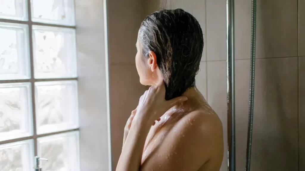 The Proper Way to Use Conditioner in the Shower