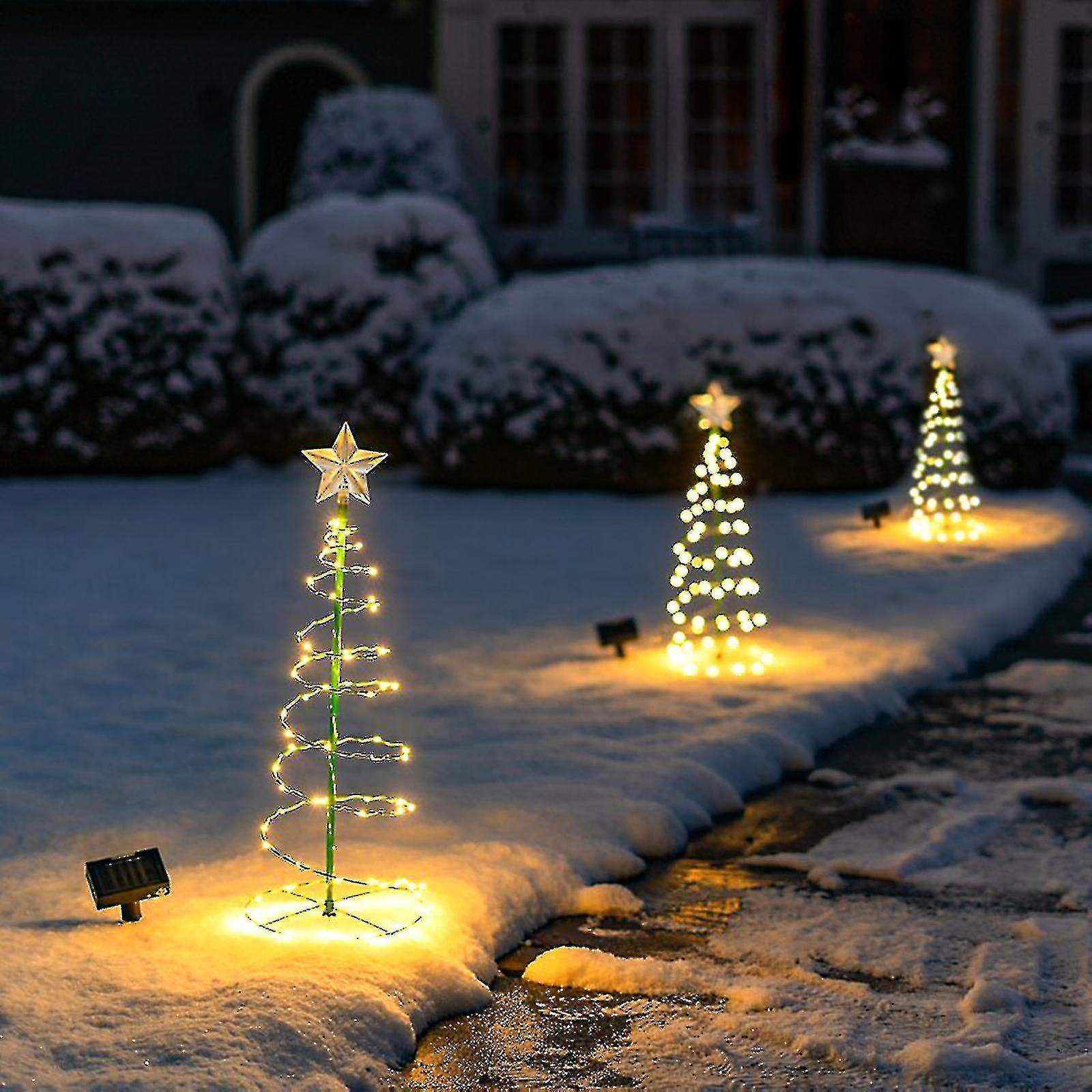 15 Creative Ways to Hang Outdoor Christmas Lights插图