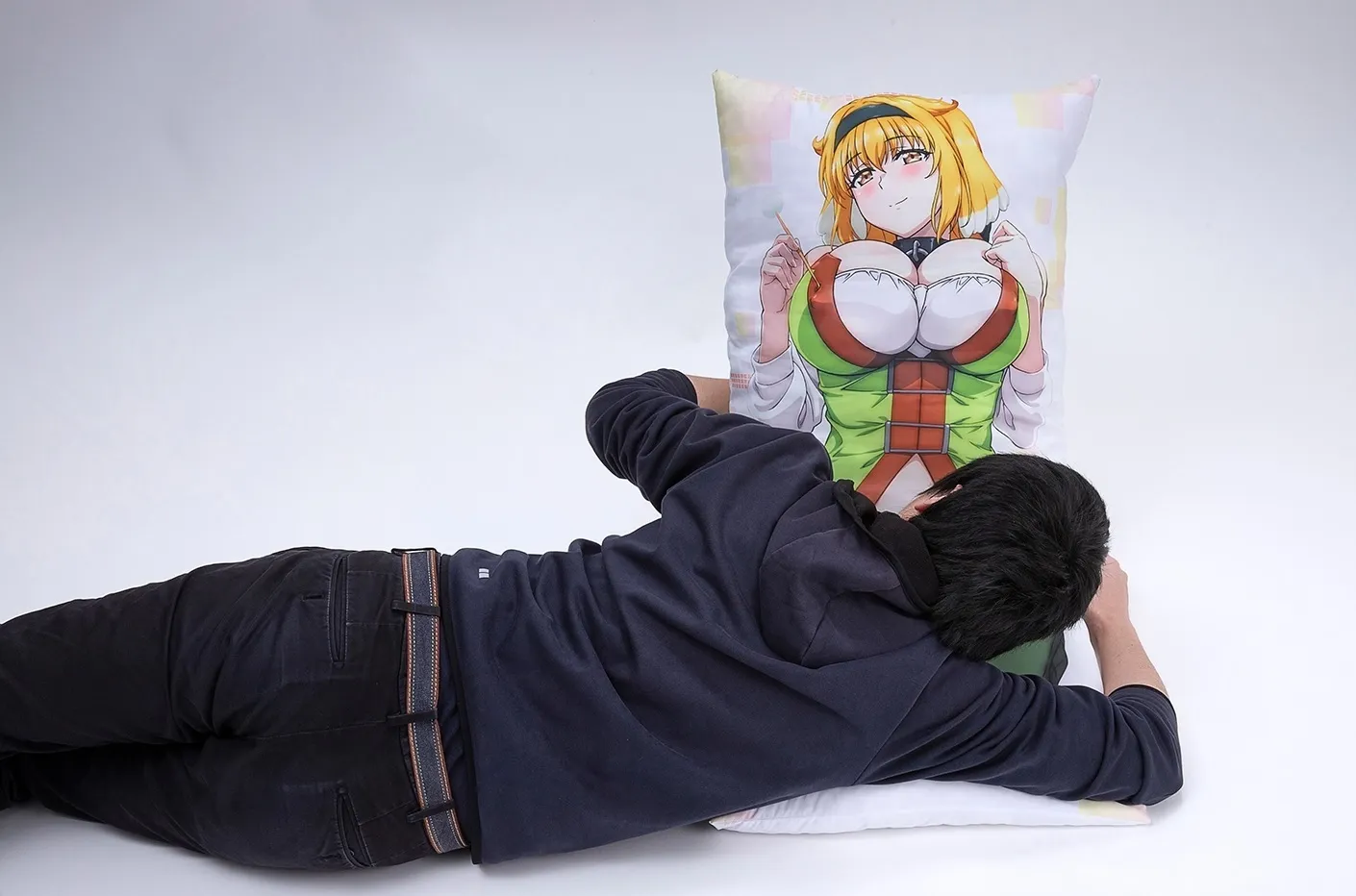 Why Anime Body Pillows are a Must-Have for Otakus缩略图
