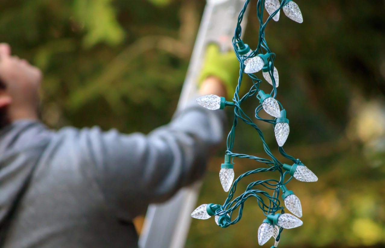 How to Safely Hang Outdoor Christmas Lights