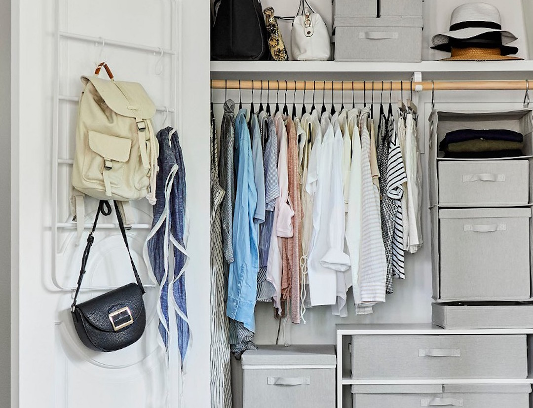 Closets Too Small? Try These Space-Saving Hacks!插图1