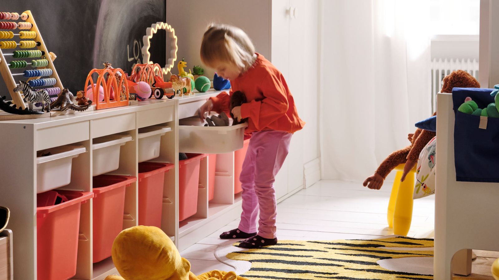 10 Storage Bench Ideas for Kids’ Rooms缩略图