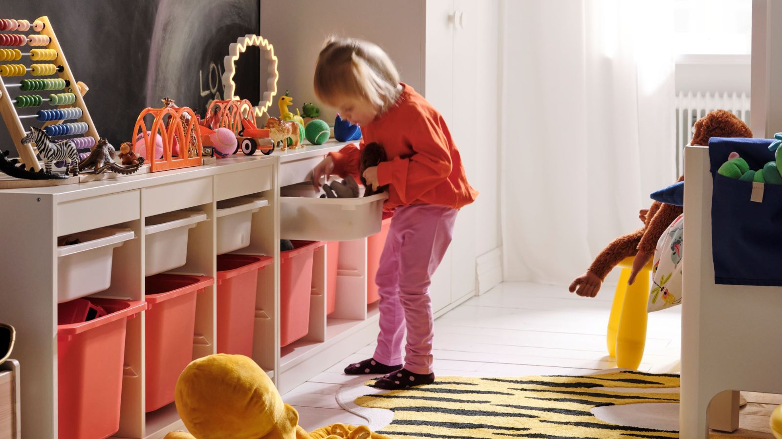 10 Storage Bench Ideas for Kids’ Rooms