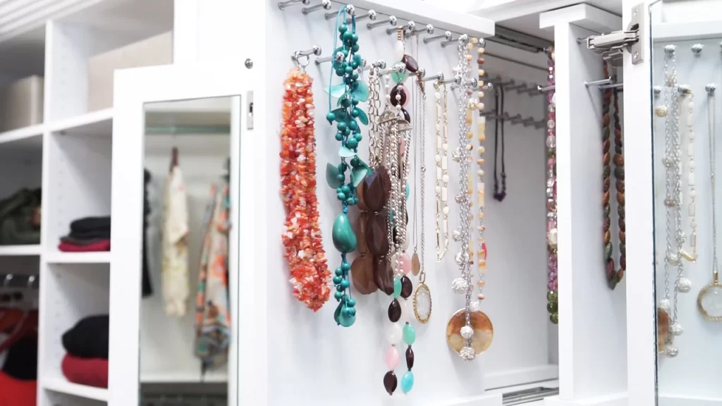 10 Unique Ways to Hang Jewelry on Your Closet Door