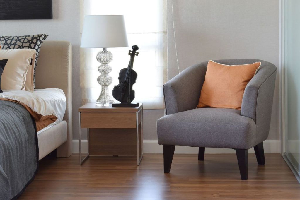 15 Bedroom Chair Ideas for a Modern Aesthetic