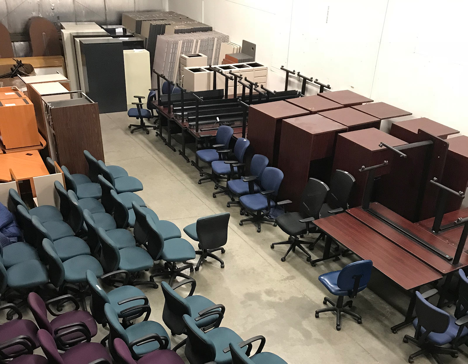 Maximizing Returns: Where to Efficiently Sell Used Office Furniture