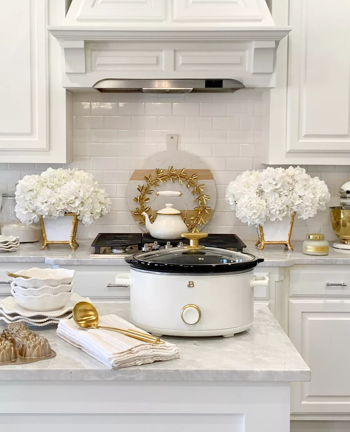 white and gold kitchen appliances