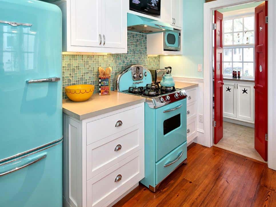 Adding Vibrance: The Appeal of Colored Kitchen Appliances插图3
