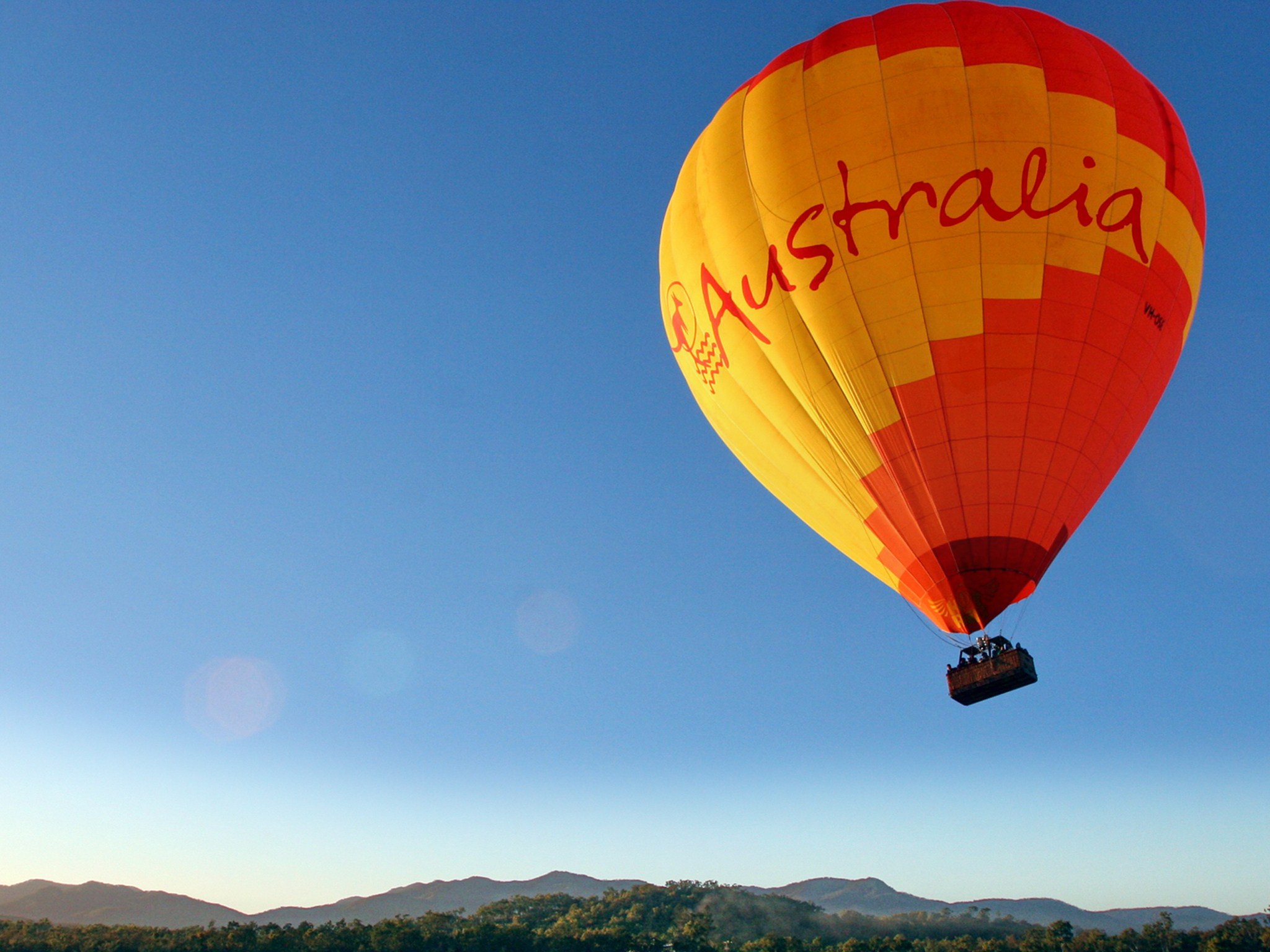 Hot Air Balloons: What Materials Make Them Soar?缩略图
