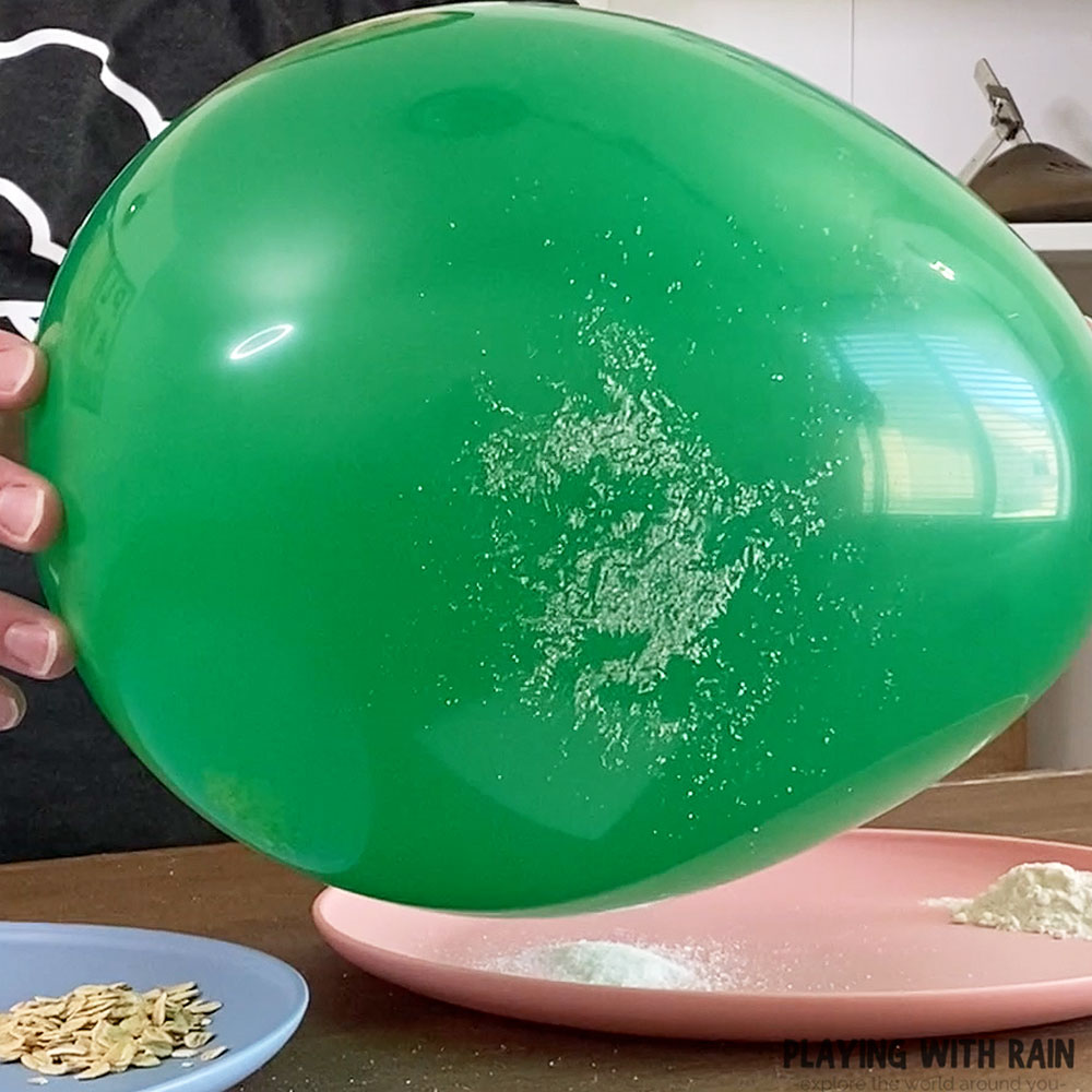 Balloons Magic: Exploring the Fascinating World of Static缩略图