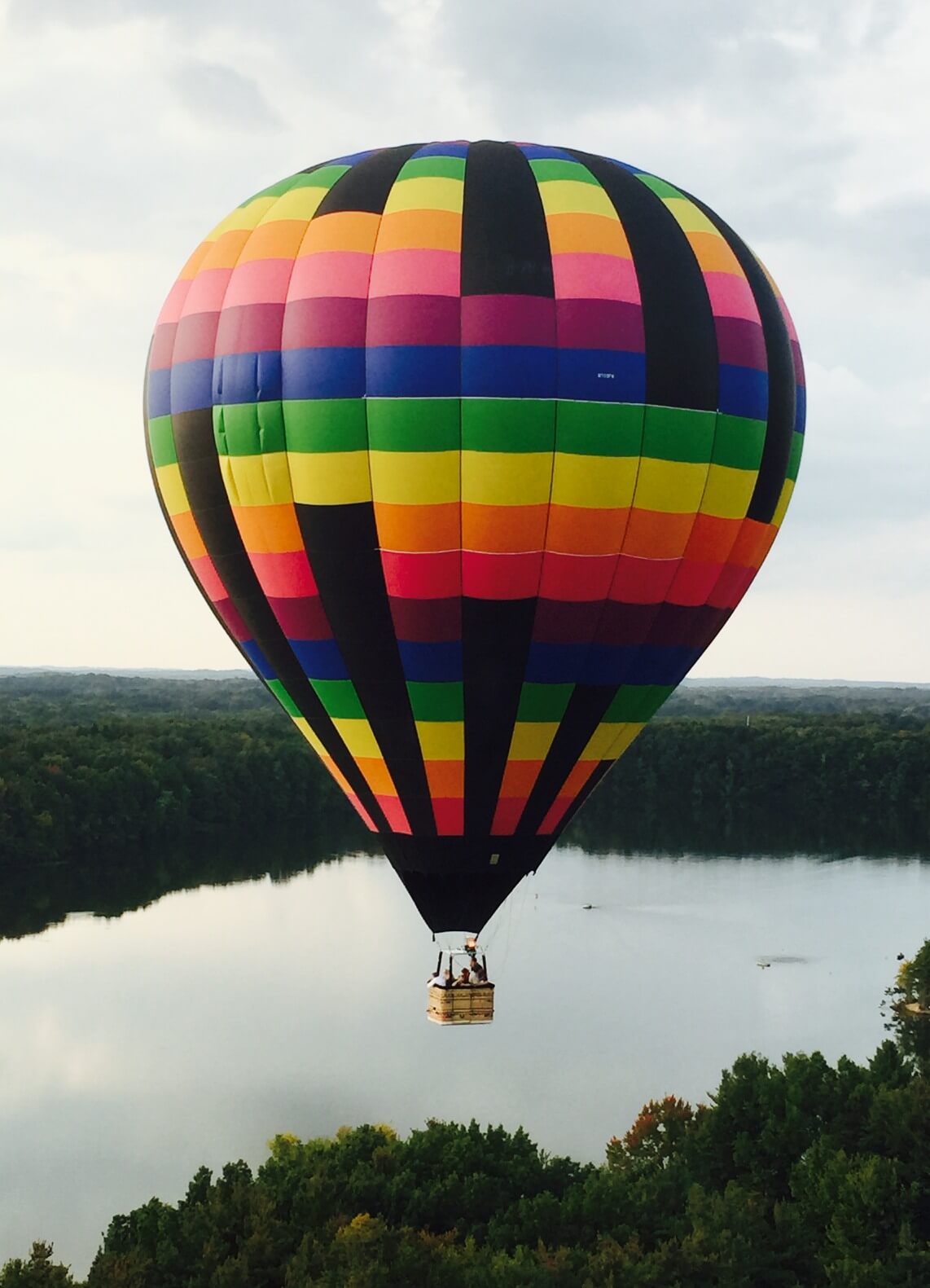 Unraveling the Science Behind Hot Air Balloon Flight缩略图