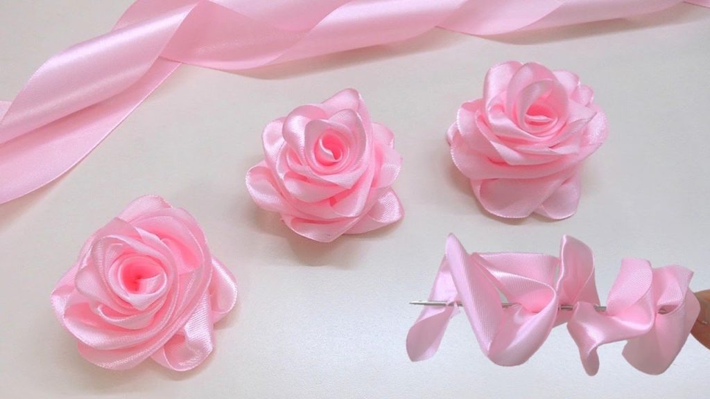 Roses Adorned: Enhancing Beauty with Ribbons