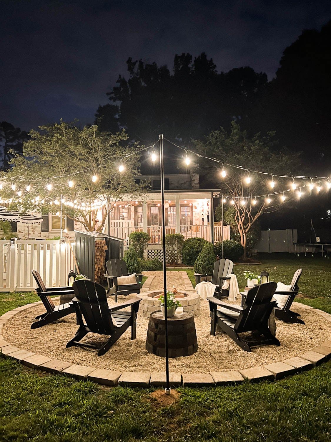 Outdoor Fire Pit with String Lights: Cozy Ambiance for Your Yard插图2
