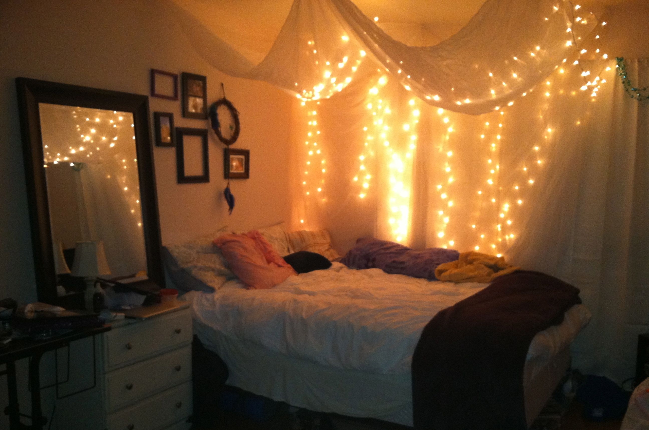String Lights in Bedroom: Cozy Ambiance with Decorative Lighting插图4