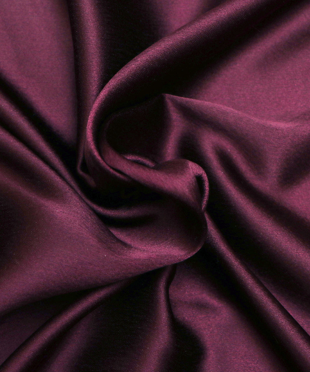 The Allure of Satin Fabric in Home Décor and Fashion插图4
