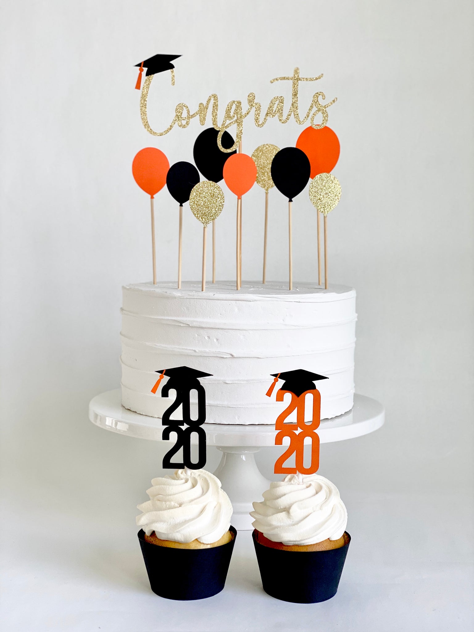 Celebrate Graduation in Style: Top Cake Toppers for a Sweet插图4